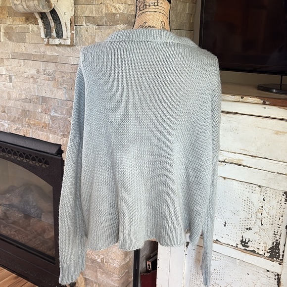 Wooden Ships chunky slouchy crew neck drop shoulder gray sweater with white star - Picture 8 of 16